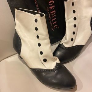 Used these for a couple costumes, great vintage shoe.